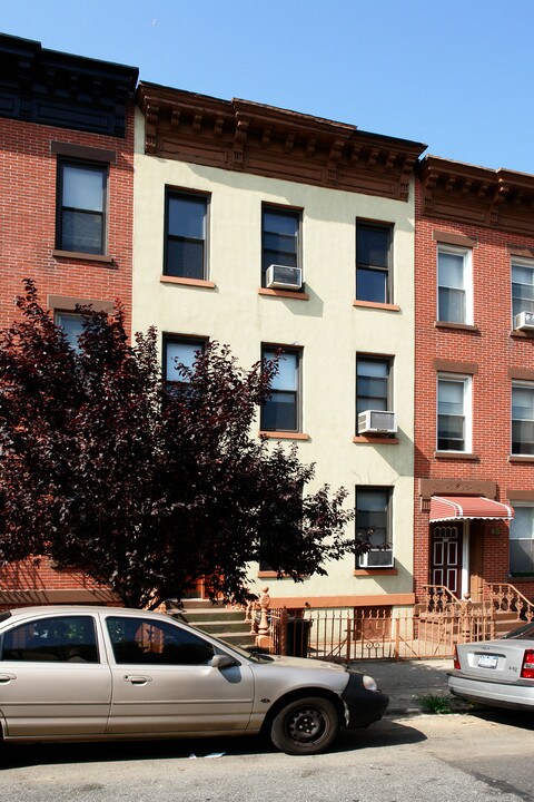 70 16th St in Brooklyn, NY - Building Photo