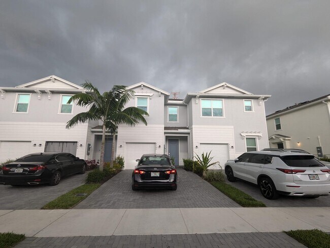 property at 4588 Hollister Ave