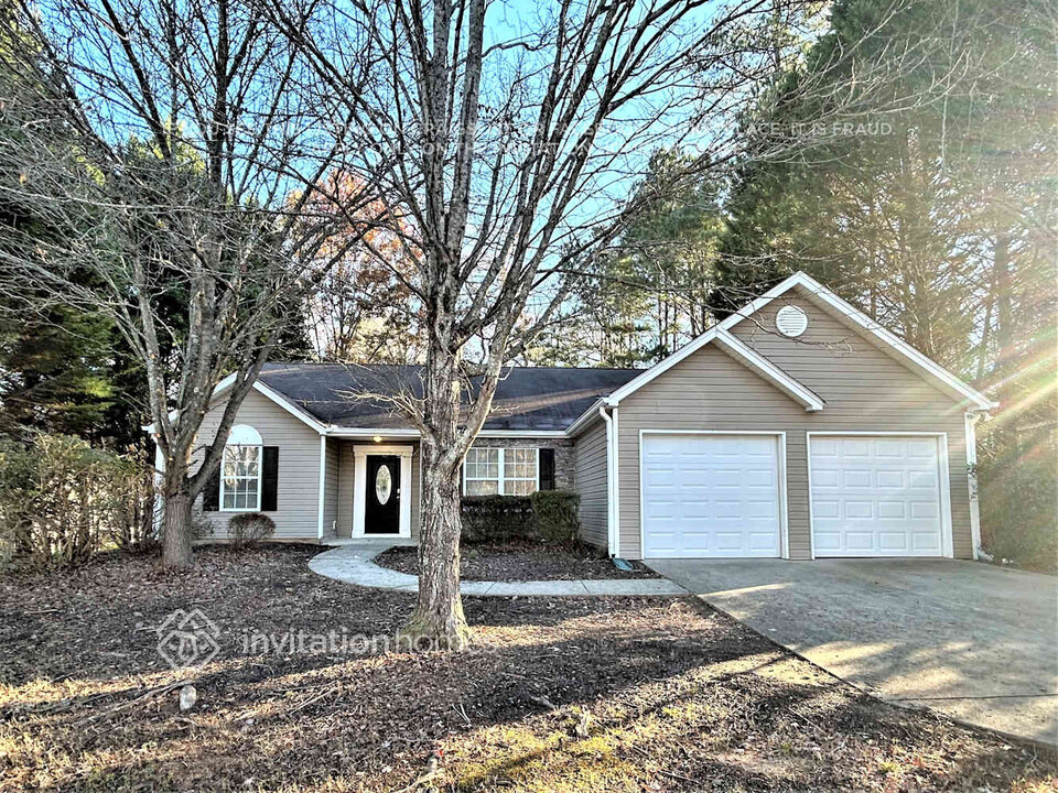 406 Crested View Dr in Loganville, GA - Building Photo