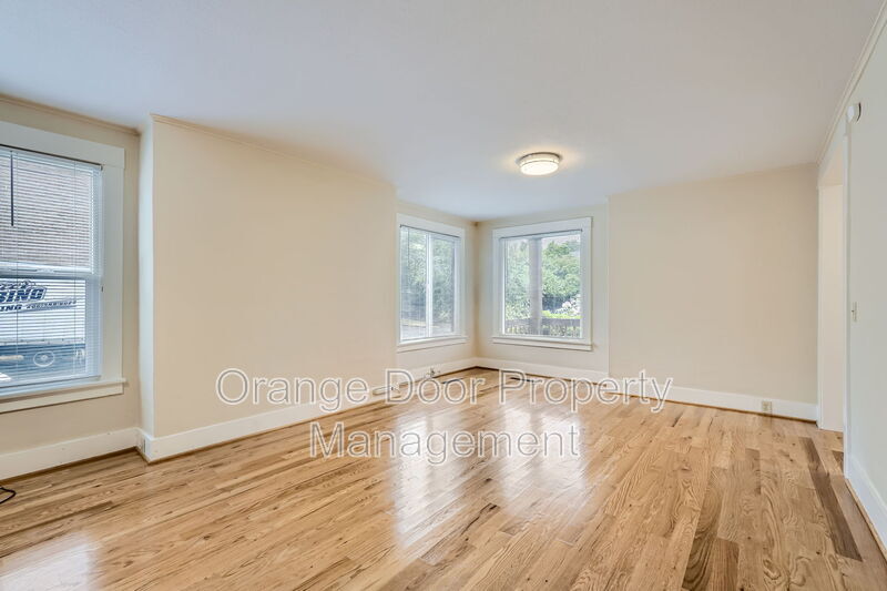 4337 2nd Ave NE in Seattle, WA - Building Photo