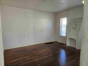 707 12th St SW-Unit -707 in Albuquerque, NM - Building Photo - Building Photo