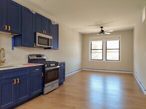 2020 W Montrose Ave, Unit 3D in Chicago, IL - Building Photo - Building Photo