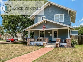 1828 N Main St in Hutchinson, KS - Building Photo