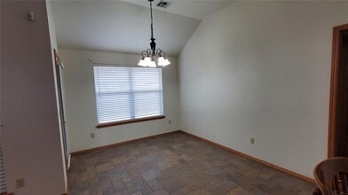 400 Amanda Dr in Yukon, OK - Building Photo - Building Photo