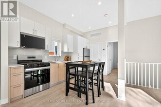 31 Harrow Dr in Toronto, ON - Building Photo - Building Photo