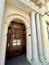 5 Whitaker St in Savannah, GA - Building Photo - Building Photo