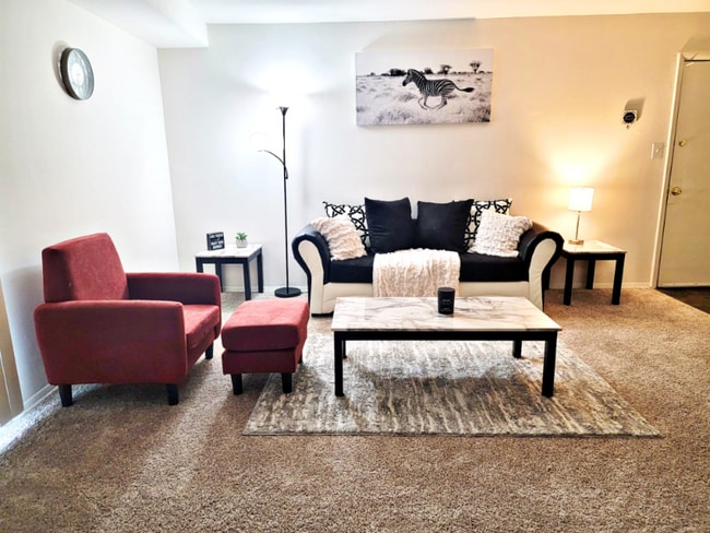 19 Debonair Ct