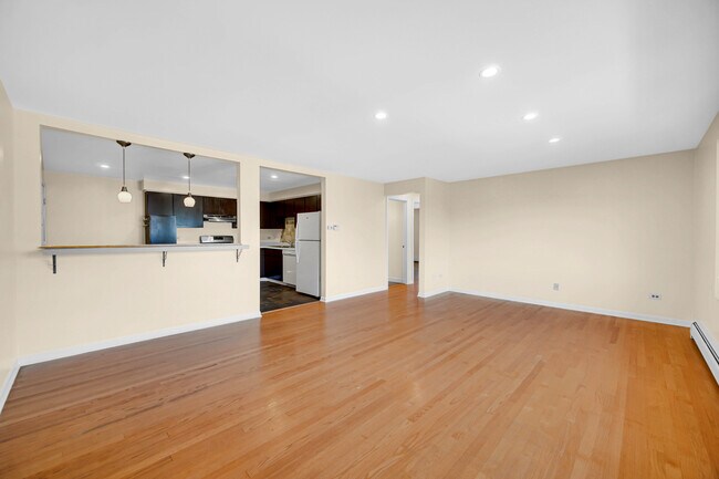 1211 Brown St in Des Plaines, IL - Building Photo - Building Photo