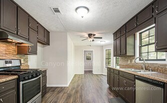 950 Sideline Ct in Stockbridge, GA - Building Photo