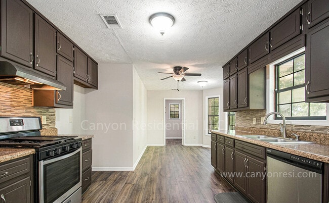 property at 950 Sideline Ct