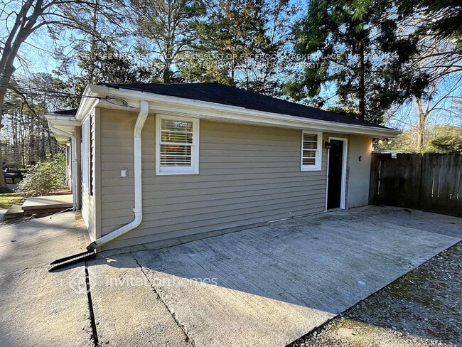 2613 Mural Dr in Chamblee, GA - Foto de edificio - Building Photo