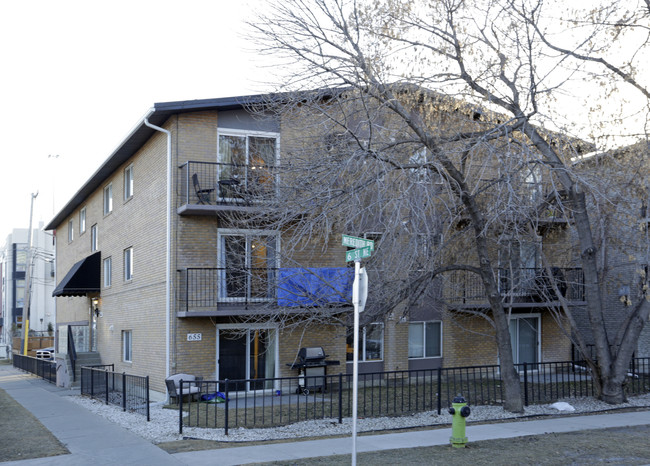 655 Meredith Rd NE in Calgary, AB - Building Photo - Primary Photo