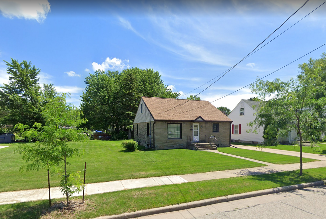 118 S Lee St in Appleton, WI - Building Photo