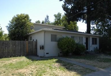 406 Haydon St in Healdsburg, CA - Building Photo