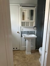 125 South James Street, Unit Apartment #3 in Ludington, MI - Foto de edificio - Building Photo