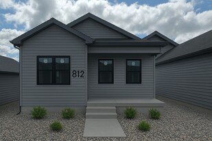 812 Clay St in Cedar Falls, IA - Building Photo
