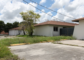 218-224 SE 16th Pl in Cape Coral, FL - Foto de edificio - Building Photo