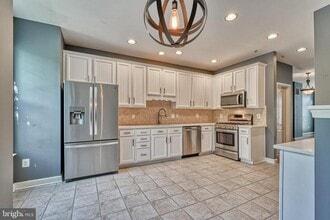 3275 Amazon Ln in Laurel, MD - Building Photo - Building Photo
