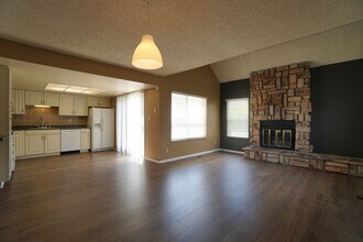 282 Cobblestone Dr in Colorado Springs, CO - Building Photo - Building Photo