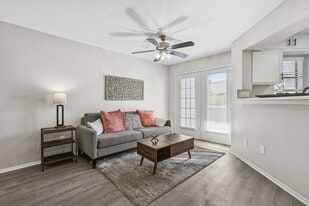 Polo Club in Austin, TX - Building Photo