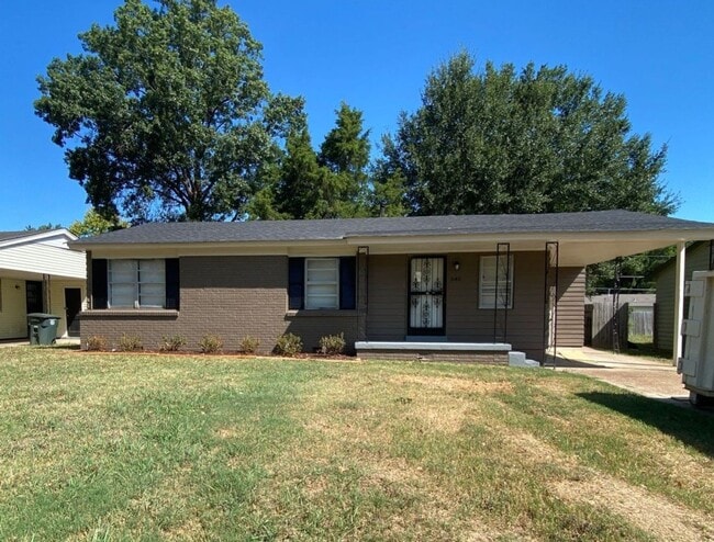 property at 640 Leacrest Ave