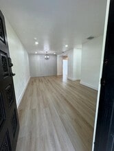 14321 Boggs Dr in Miami, FL - Foto de edificio - Building Photo