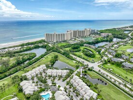 2403 Fairway Dr N in Jupiter, FL - Building Photo