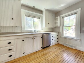 387 College Ave in Orono, ME - Building Photo - Building Photo