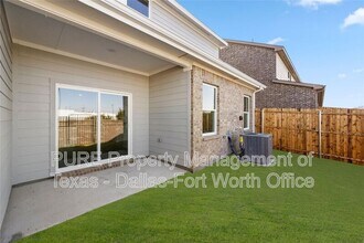 241 Berthe Ct in Cedar Hill, TX - Building Photo - Building Photo