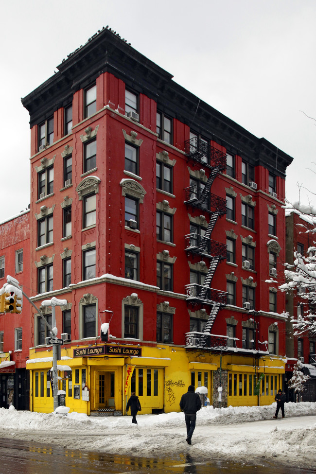 132 Saint Marks Place in New York, NY - Foto de edificio - Building Photo