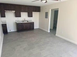 Agua Caliente Spa Apartments in Desert Hot Springs, CA - Building Photo - Building Photo