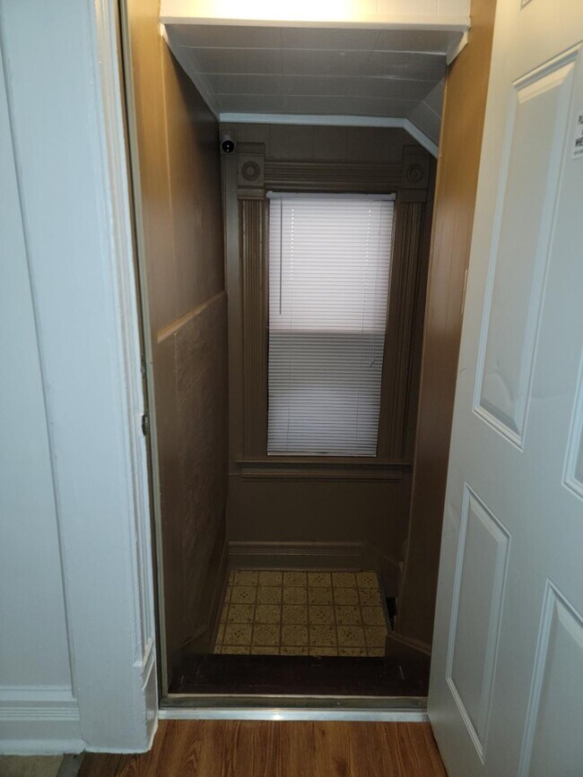 4436 Olcott Ave, Unit Apt. B in East Chicago, IN - Foto de edificio - Building Photo