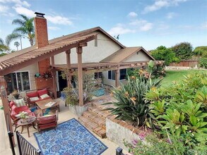 945 Begonia Ct in Carlsbad, CA - Building Photo - Building Photo