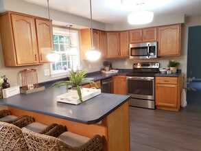 13 Aldrich St in Litchfield, NH - Foto de edificio - Building Photo