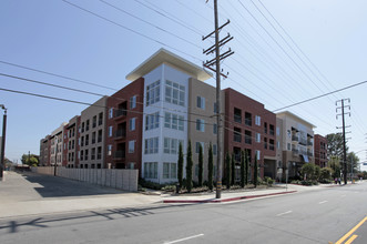 Park Landing in Buena Park, CA - Building Photo - Building Photo