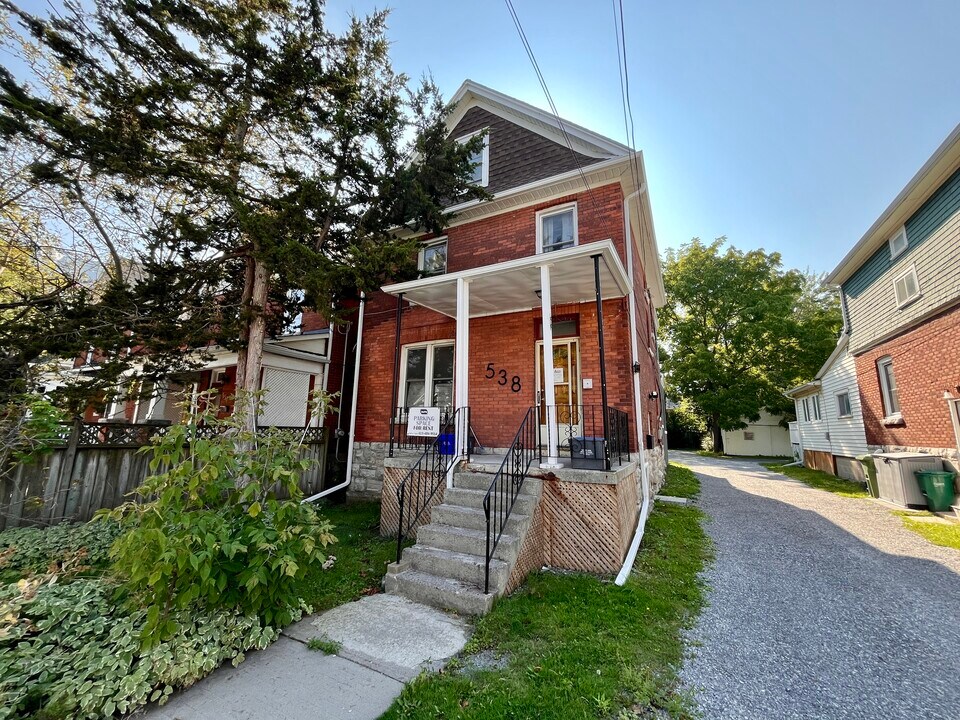 538 Frontenac St in Kingston, ON - Building Photo
