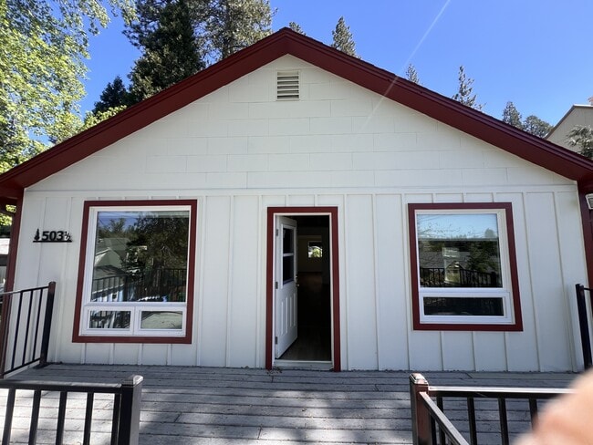 property at 503 1/2 S Auburn St