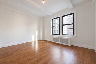 308 W 104th St, Unit 7D in New York, NY - Building Photo - Building Photo