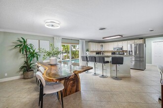 401 SE 14th Ave in Pompano Beach, FL - Foto de edificio - Building Photo