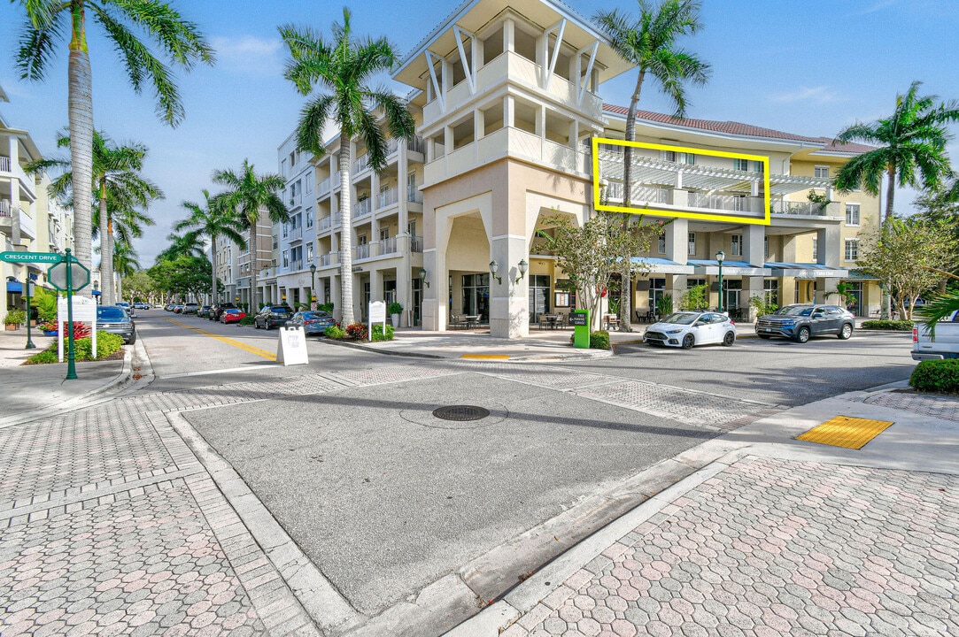 1200 Town Center Dr in Jupiter, FL - Building Photo