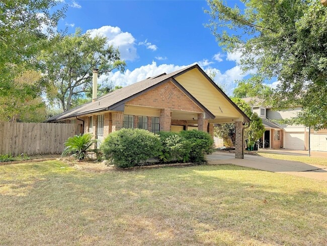 4803 Shadowdale Dr in Houston, TX - Building Photo - Building Photo