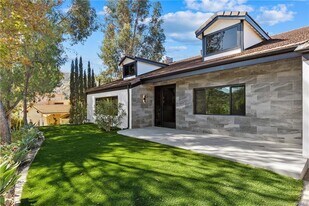 106 Buckskin Rd in Bell Canyon, CA - Building Photo