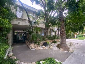 361 S Elm Drive in Beverly Hills, CA - Building Photo