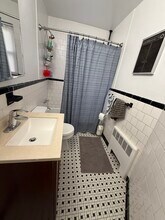 9 Reservoir Rd, Unit 1 in Chestnut Hill, MA - Building Photo - Building Photo