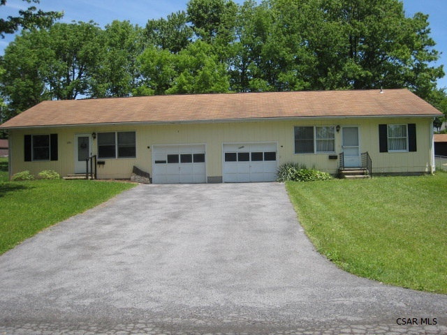 1309 Maken Dr in Johnstown, PA - Building Photo