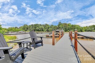 136 Preston Rd in Mooresville, NC - Building Photo