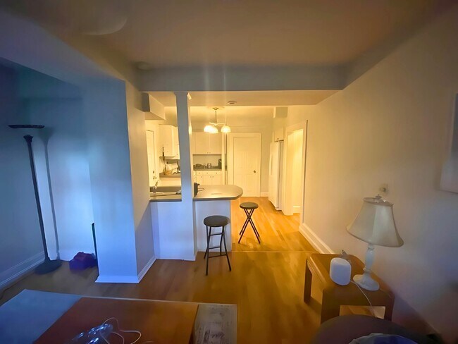 3 Euston St, Unit B in Brookline, MA - Building Photo - Building Photo