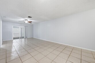 410 W Palm St in Lantana, FL - Building Photo - Building Photo