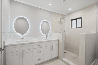 8081 SW 139th Ter in Palmetto Bay, FL - Building Photo - Building Photo