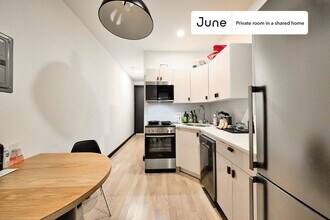 Room in Shared 3 bed/3 bath home in Queens, NY - Foto de edificio - Building Photo